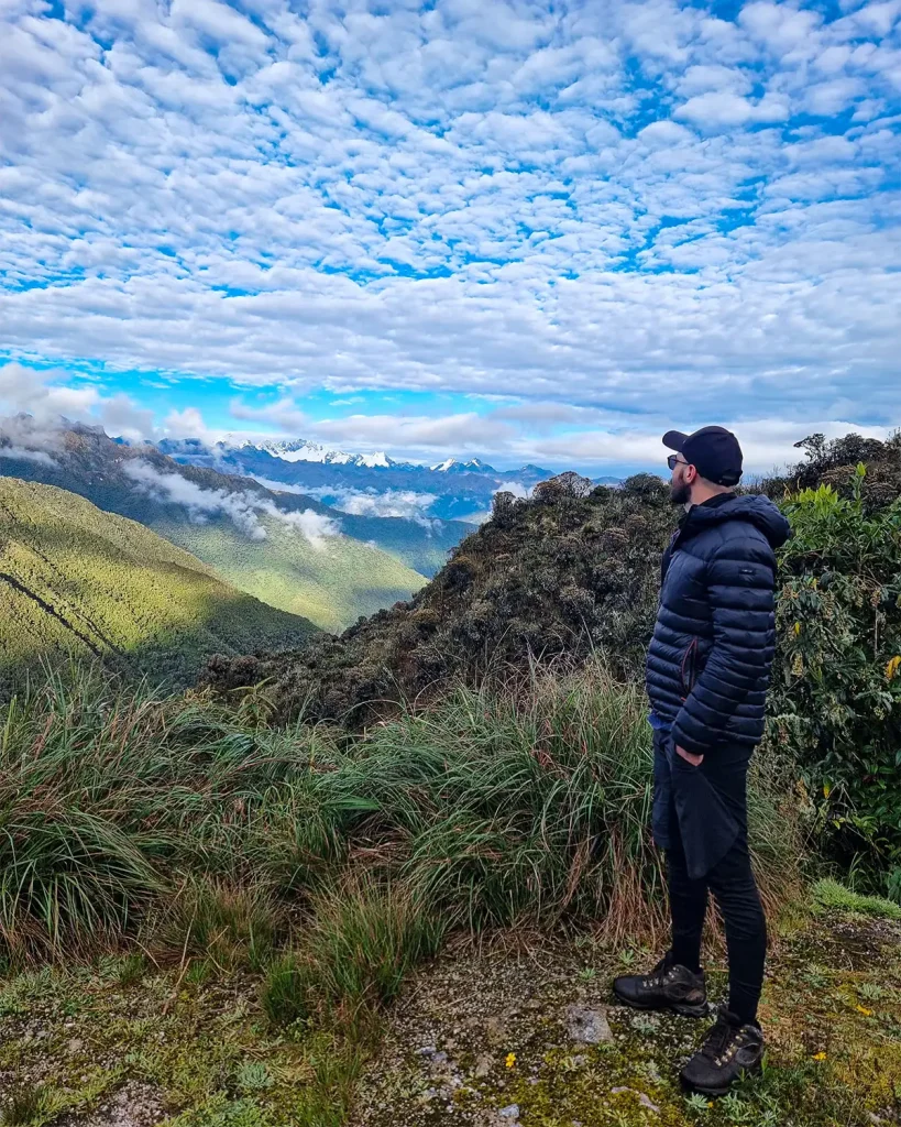  hiking to inca trail to machu picchu